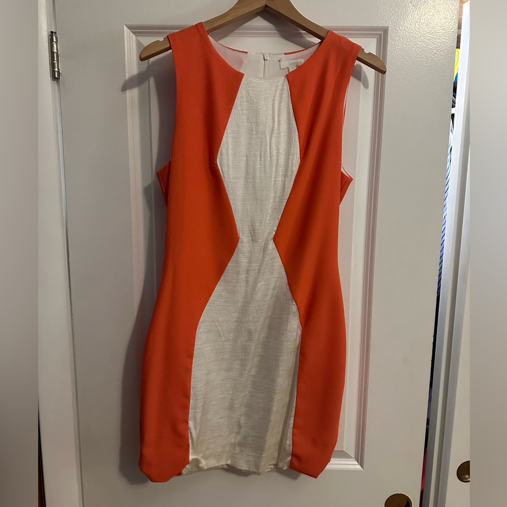 Size medium
Coral/white